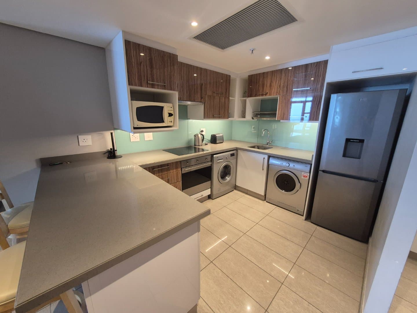 3 Bedroom Apartment / flat to rent in Umhlanga Central - View 4