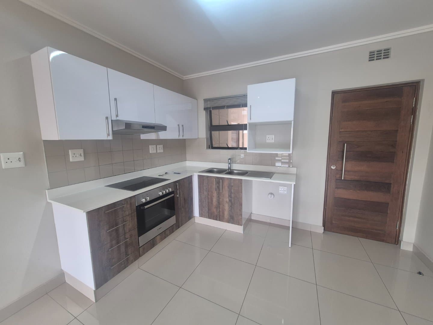 2 Bedroom Apartment / flat for sale in New Town Centre - View 3