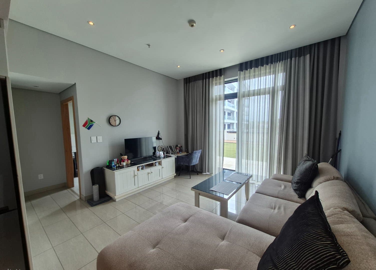2 Bedroom Apartment / flat for sale in Umhlanga Central - 6 Lagoon Drive - View 3