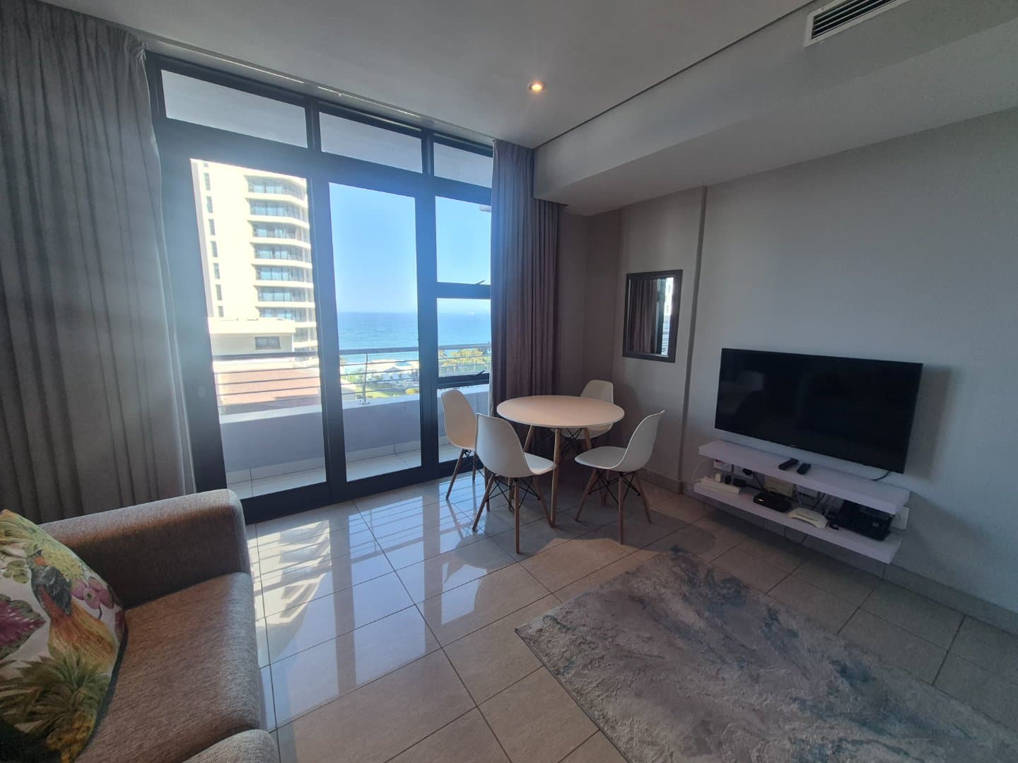 0.5 Bedroom Apartment / flat to rent in Umhlanga Central - View 4